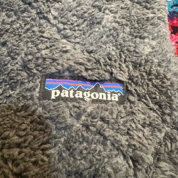 Patagonia Charcoal Quilted Fuzzy Los Gatos Vest w/ Hood - Picture 4 of 5